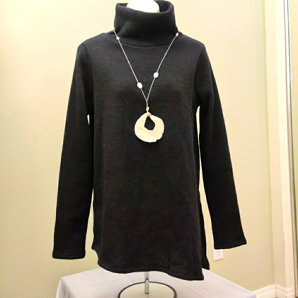 NWT Rachel washable sweater and necklace bundle